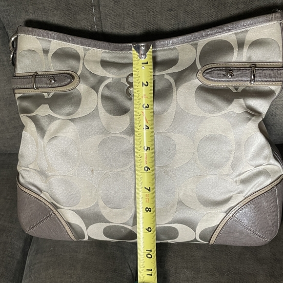 Coach Shoulder Bag - Picture 8 of 9